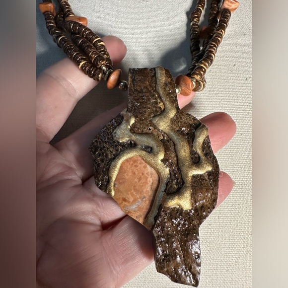 Chunky artisan style pendant necklace - Picture 4 of 8